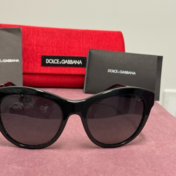Sunglasses from Dolce&Gabbana. Used a few times only. - Picture 5 of 8
